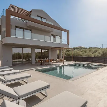 Villa Estel Residences *